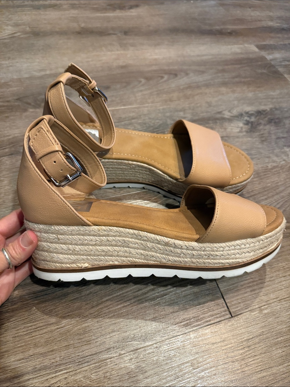 Dolce Vita Breckin Espadrille Wedge Sandal in Tan Size 8.5